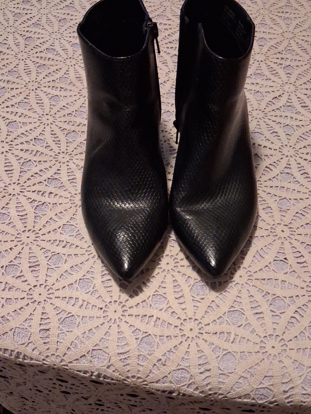 Time and Tru Black Pointed Toe Textured Ankle Booties
